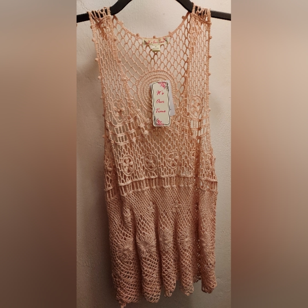 It's Our Time Antique Pink Crochet Tank Top Size Medium NEW!